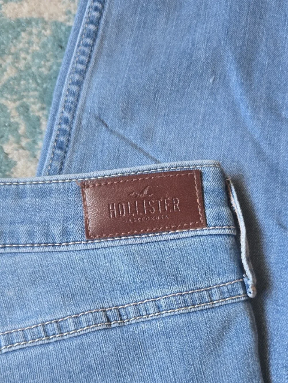 Hollister Light Wash Skinny Jeans in Soft Blue